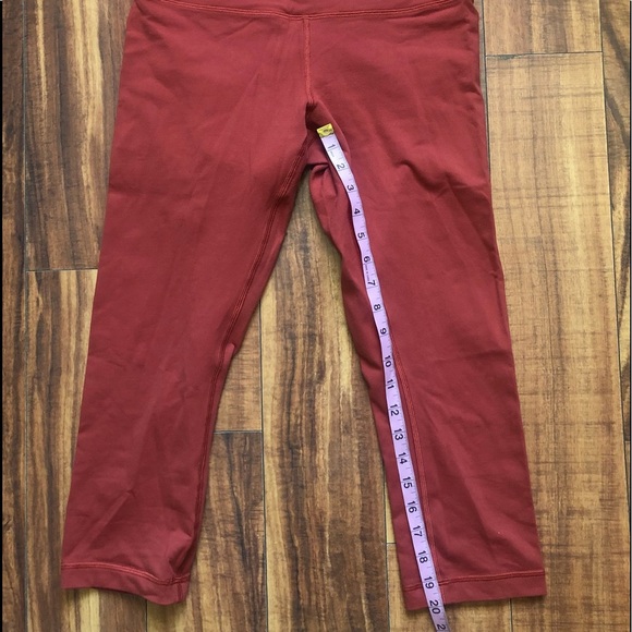 Lululemon Wunder Under Crop (High-Rise) *Full-On Luon 21"
Cayenne - Picture 7 of 9